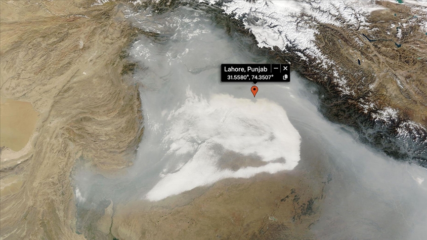 Pakistan'da "tehlikeli" seviyedeki hava kirliliği uzaydan görünebilir hale geldi