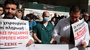 Greek public hospitals struggle with severe personnel shortage