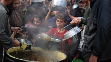 Israeli airstrike kills, injures several Palestinians waiting for food aid in Gaza