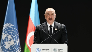 Aliyev pide a las ex potencias coloniales que ayuden a las naciones insulares en su lucha contra el cambio climático