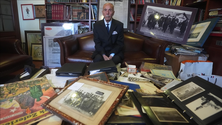 Ankara sevdasıyla servet harcadığı koleksiyonunu Anadolu Ajansına bağışladı