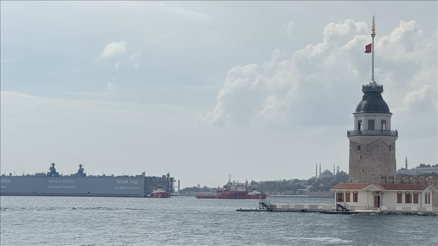 İstanbul Boğazı'nda gemi trafiği çift yönlü askıya alındı