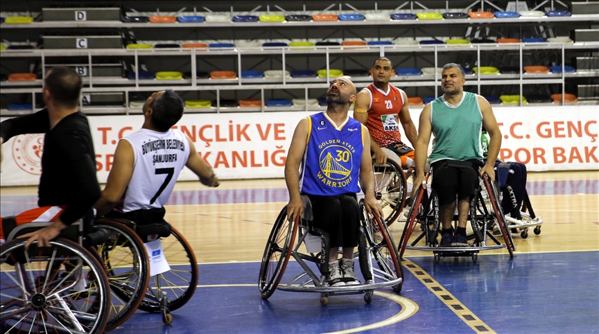Şanlıurfalı engelli basketbolcu, 21 yıldır takımı için mücadele ediyor