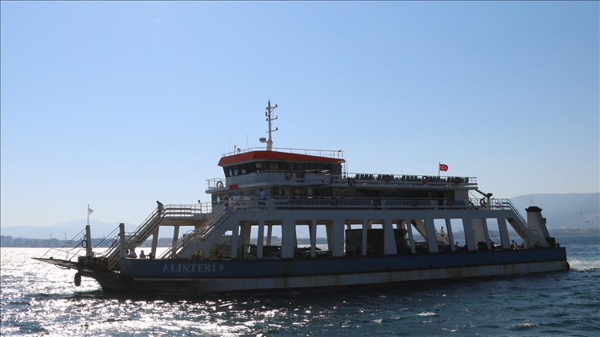 Gökçeada ve Bozcaada'ya fırtına nedeniyle feribot seferi yapılamayacak