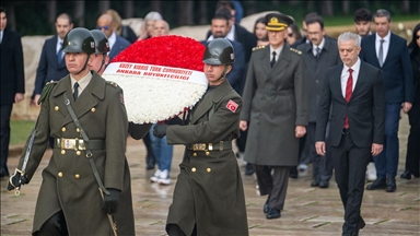 KKTC'nin Ankara Büyükelçisi Korukoğlu, Anıtkabir'i ziyaret etti