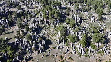 Antalya'nın coğrafi güzelliği "Adam Kayalar" turistlerin uğrak noktası oldu