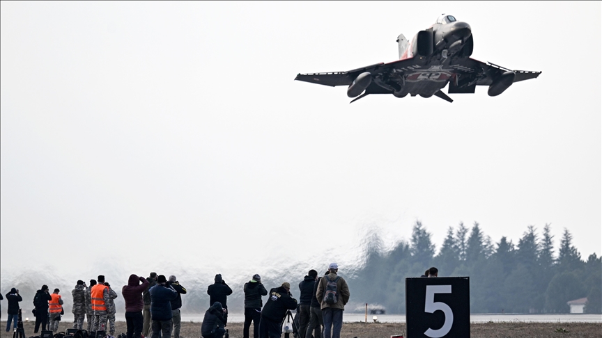 "F-4E Phantom 2" uçaklarının envantere girişinin 50. yılı etkinliğinde "fil yürüyüşü" yapıldı