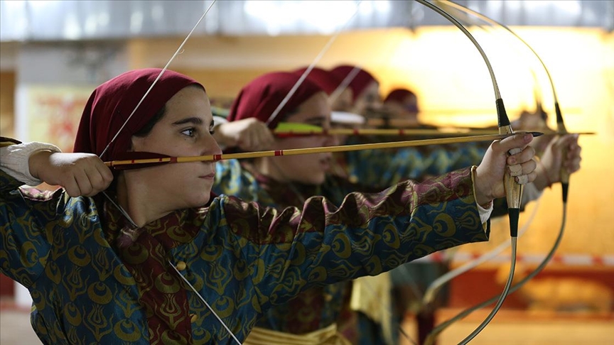 Bursalı genç okçular, ulusal ve uluslararası başarılarını sürdürüyor