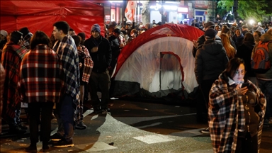 Géorgie : Des manifestants bloquent une rue de Tbilissi sur fond de contestation des résultats des élections