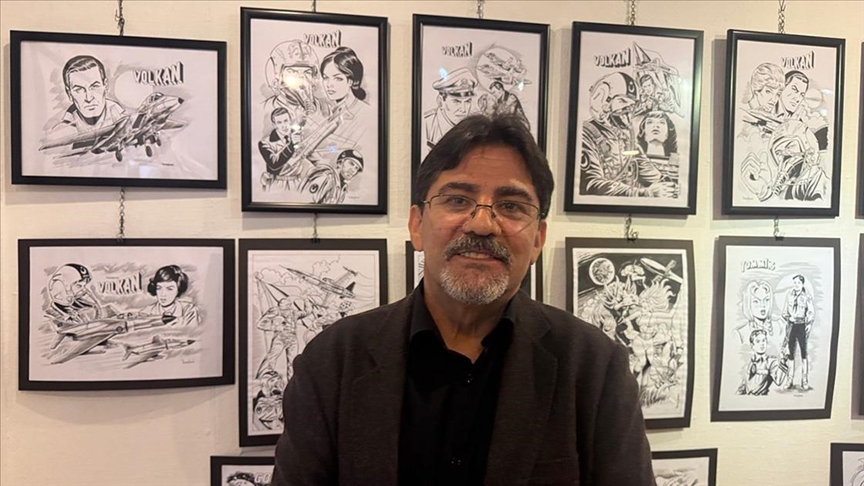 Ressam ve illüstratör Yüksel Akman'ın "Siyah ve Beyaz Nostaljik" sergisi açıldı