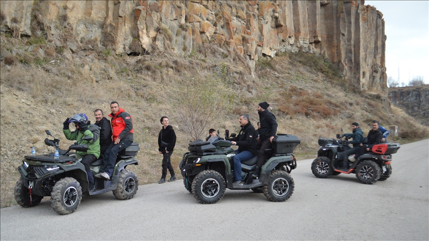 Li Kanyona Xinûsê ku bedewiya veşartî ya Erziromê ye tûra bisîklet, off-road û ATVyê hat kirin