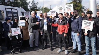 Diyarbakır'da bazı belediyelerde işten çıkarılan işçilerin eylemi sürüyor