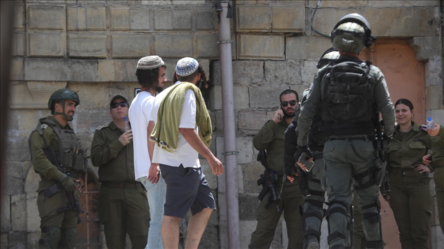 Illegal Israeli settlers attack Palestinian town, vandalize properties in occupied West Bank Illegal Israeli settlers attack Palestinian town, vandalize properties in occupied West Bank