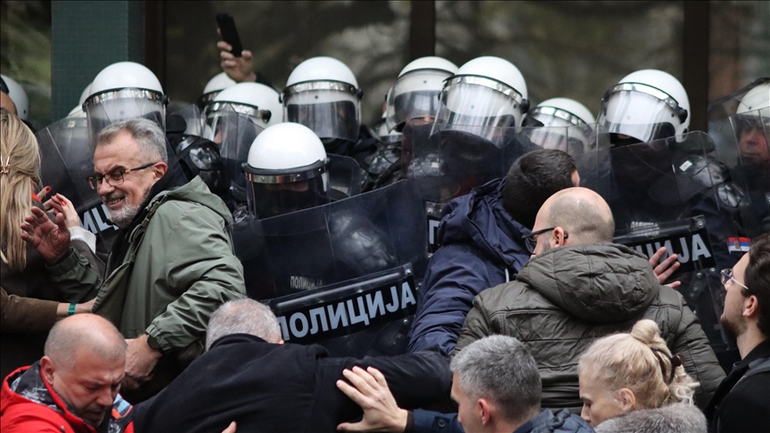 Drugi dan protestne blokade suda i tužilaštva u Novom Sadu: Okršaj poslanika i odbornika s policijom od jutarnjih sati