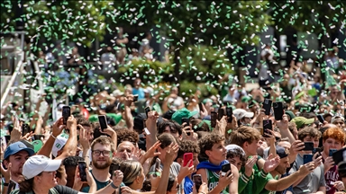 Celtics defeat Cavaliers, bringing 15-game undefeated streak to an end