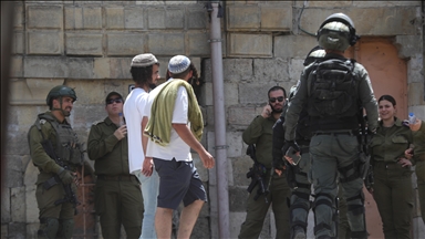 Illegal Israeli settlers attack Palestinian town, vandalize properties in occupied West Bank