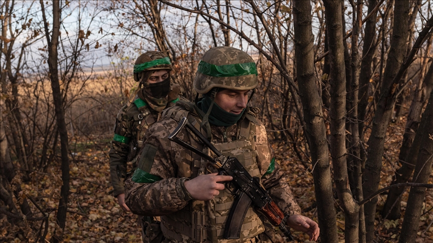 Deputy army chief says UK troops ready to 'fight tonight' amid rising tension in Ukraine war