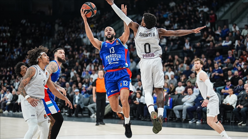 Paris Basketball beat Anadolu Efes to clinch 7th consecutive EuroLeague win Paris Basketball beat Anadolu Efes to clinch 7th consecutive EuroLeague win