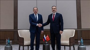 Turkish, Russian foreign ministers discuss bilateral relations over phone