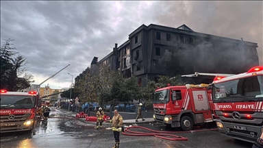 Beylikdüzü'ndeki fabrika yangını yaklaşık 16 saatte kontrol altına alındı