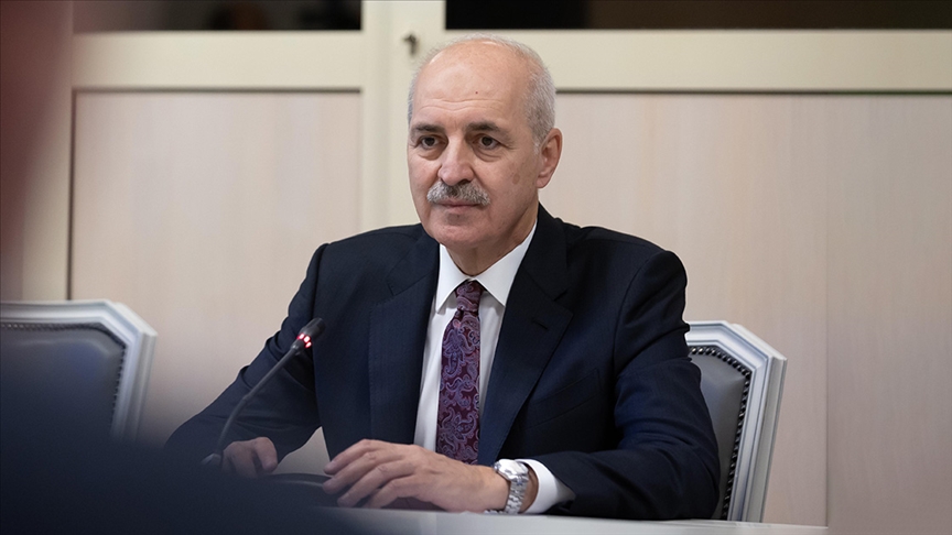 TBMM Başkanı Kurtulmuş: Dün olduğu gibi bugün de öğretmenlerimiz evlatlarımızın yolunu aydınlatmaya devam edecektir