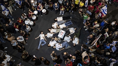 İsrailliler, esir takası anlaşması talebiyle Tel Aviv'de cumartesi protestolarını sürdürüyor