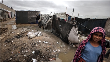 Bande de Gaza : La pluie exacerbe la détresse des civils déplacés par la guerre israélienne