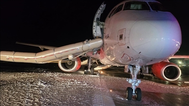 Fire breaks out in engine of plane landing in southern Türkiye