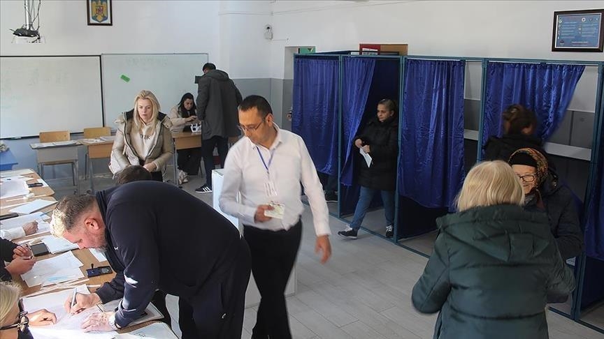 Roumanie : Calin Georgescu en tête au premier tour de la présidentielle