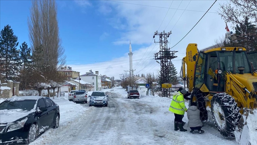 Sivas ve Samsun'da mahsur kalan çobanlar ve hayvanlar kurtarıldı 