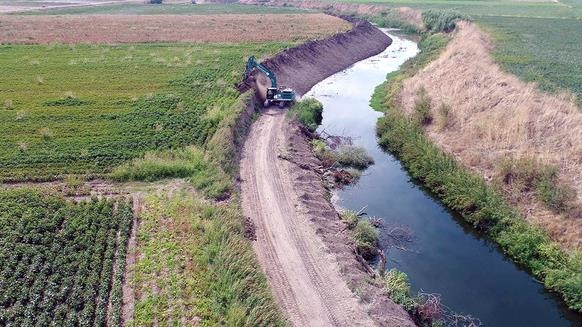 İzmir, Manisa, Uşak'taki dere ve nehirlerden 1 milyon 383 bin metreküp atık çıkarıldı