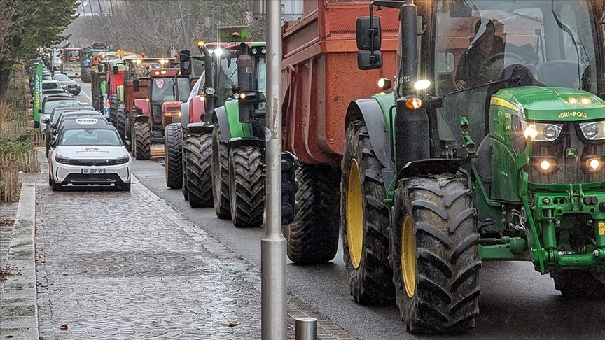 Convoy of tractors heads to Strasbourg as French farmers intensify protest against Mercosur trade deal