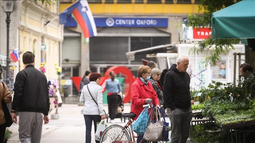 Penzioneri u Sloveniji nezadovoljni regresom za 2025: Uposlenim po 1.350, a njima od 155 do 465 eura