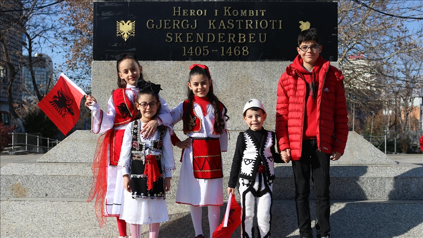 Kosova kremton 28 Nëntorin