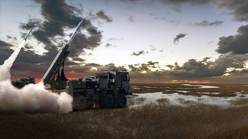 Un arsenal surgit dans l’ombre, bouleversant les équilibres sans tirer un seul coup.