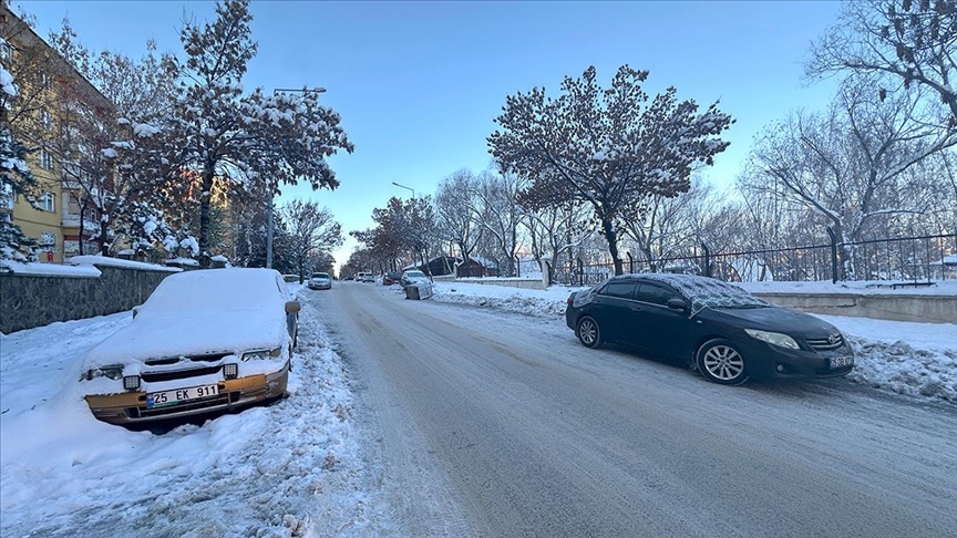 Erzurum'da termometreler sıfırın altında 18 dereceyi gösterdi