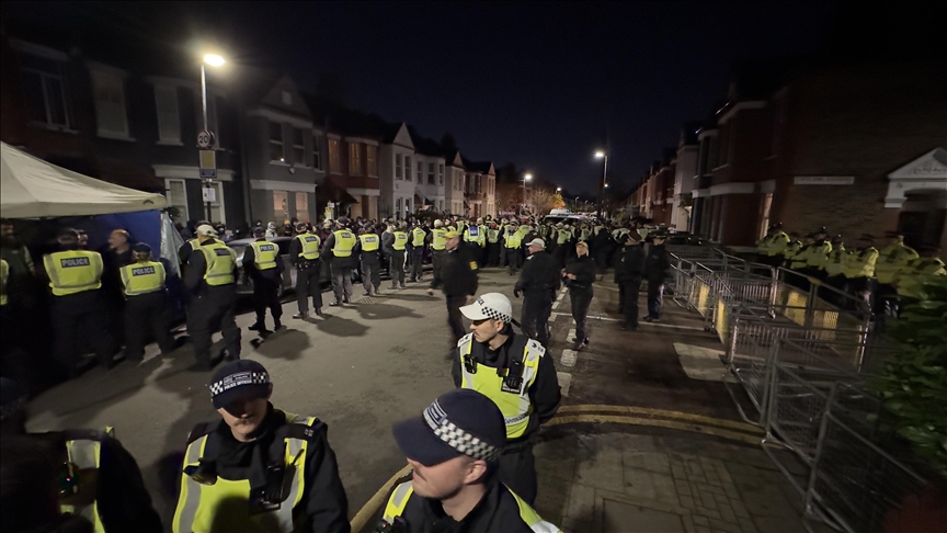 PKK supporters clash with London police for 2nd day