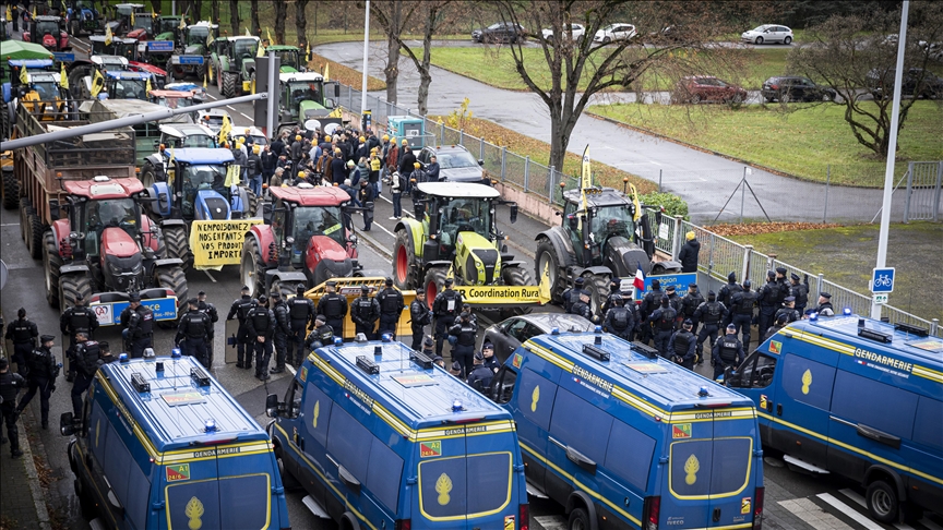 French farmers plan nationwide protests over income issues