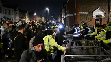 Londra'da terör örgütü PKK yandaşları, eylemlerinin ikinci gününde de polisle çatıştı