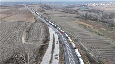 Hamzabeyli Sınır Kapısı'nda 25 kilometrelik tır kuyruğu oluştu