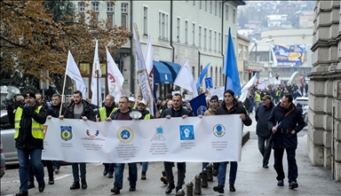 Sedam sindikata u Kantonu Sarajevo protestovalo zbog odnosa vlasti, tražili i povećanja plata