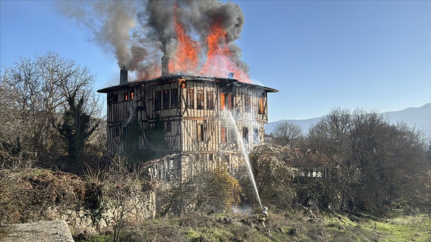 Safranbolu'da tarihi bir konak yandı