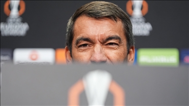 Besiktas fire Dutch head coach Giovanni van Bronckhorst after poor results