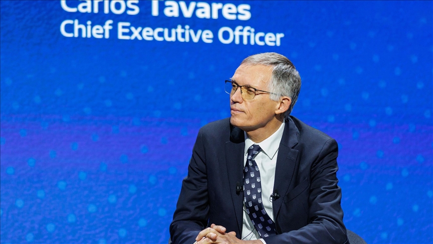 Carmaker Stellantis' CEO Tavares steps down