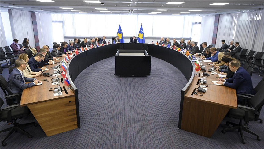 Kryeministri Kurti priti në takim ambasadorët e akredituar në Kosovë