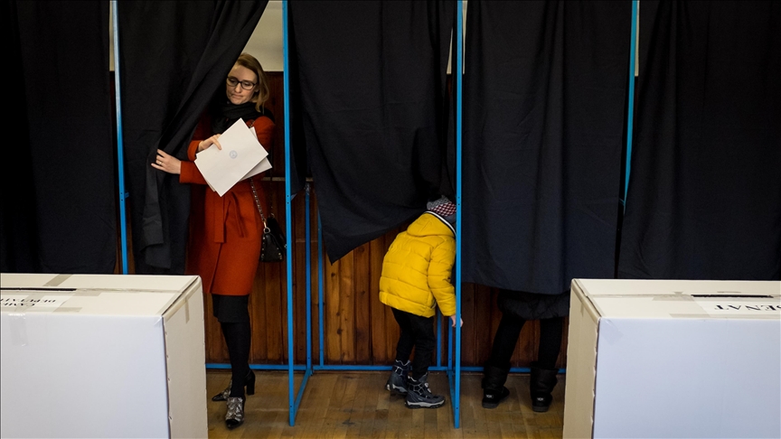 Ruling pro-Western social democrats come in 1st in Romania’s parliamentary election