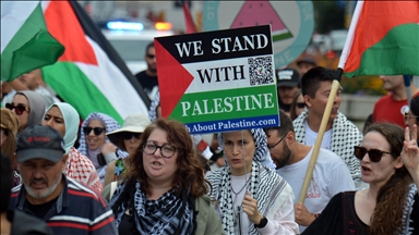 About 100 Jewish and other pro-Palestinian protesters occupy Canadian parliament building