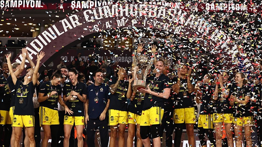 Fenerbahçe took the President’s Cup to its museum for the 13th time