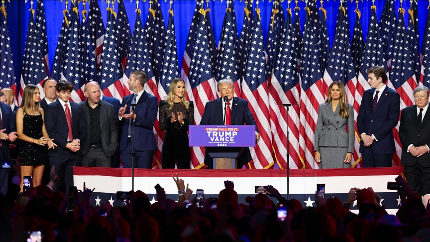 Trump team belatedly signs agreement for FBI vetting of appointees