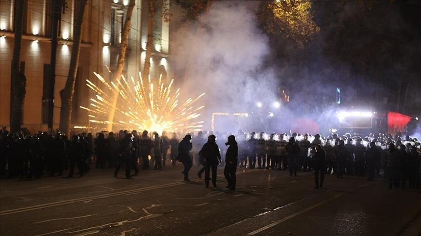 Dok se nastavljaju masovni protesti: Policija u Gruziji uhapsila jednog od opozicionih lidera